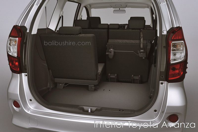 Interior Back Toyota Avanza 6 Seater